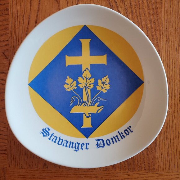 Norwegian Decorative Plate. "Stavanger Domkor" Cathedral Choir, Stavanger Norway - Picture 1 of 4